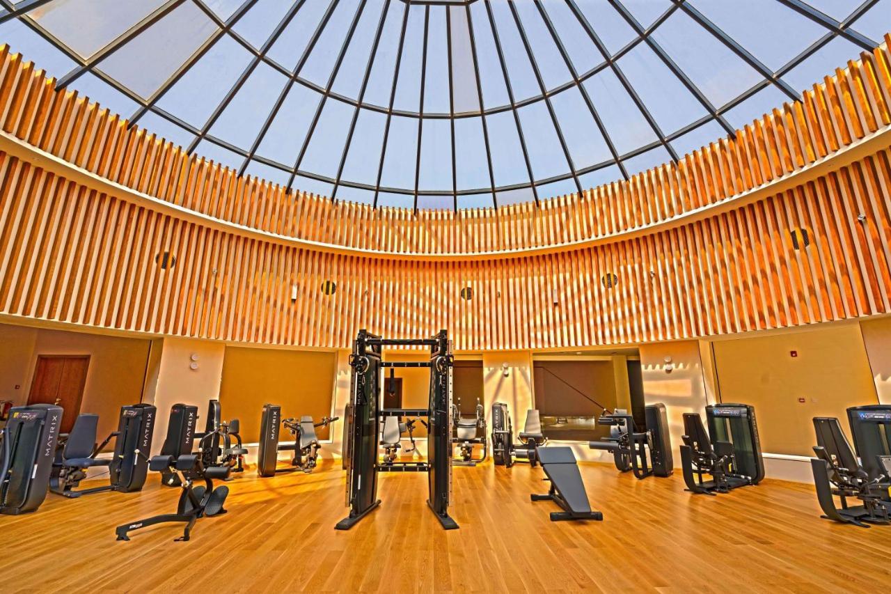 Le Meridien Abu Dhabi Bagian luar foto The gym at The Dorchester