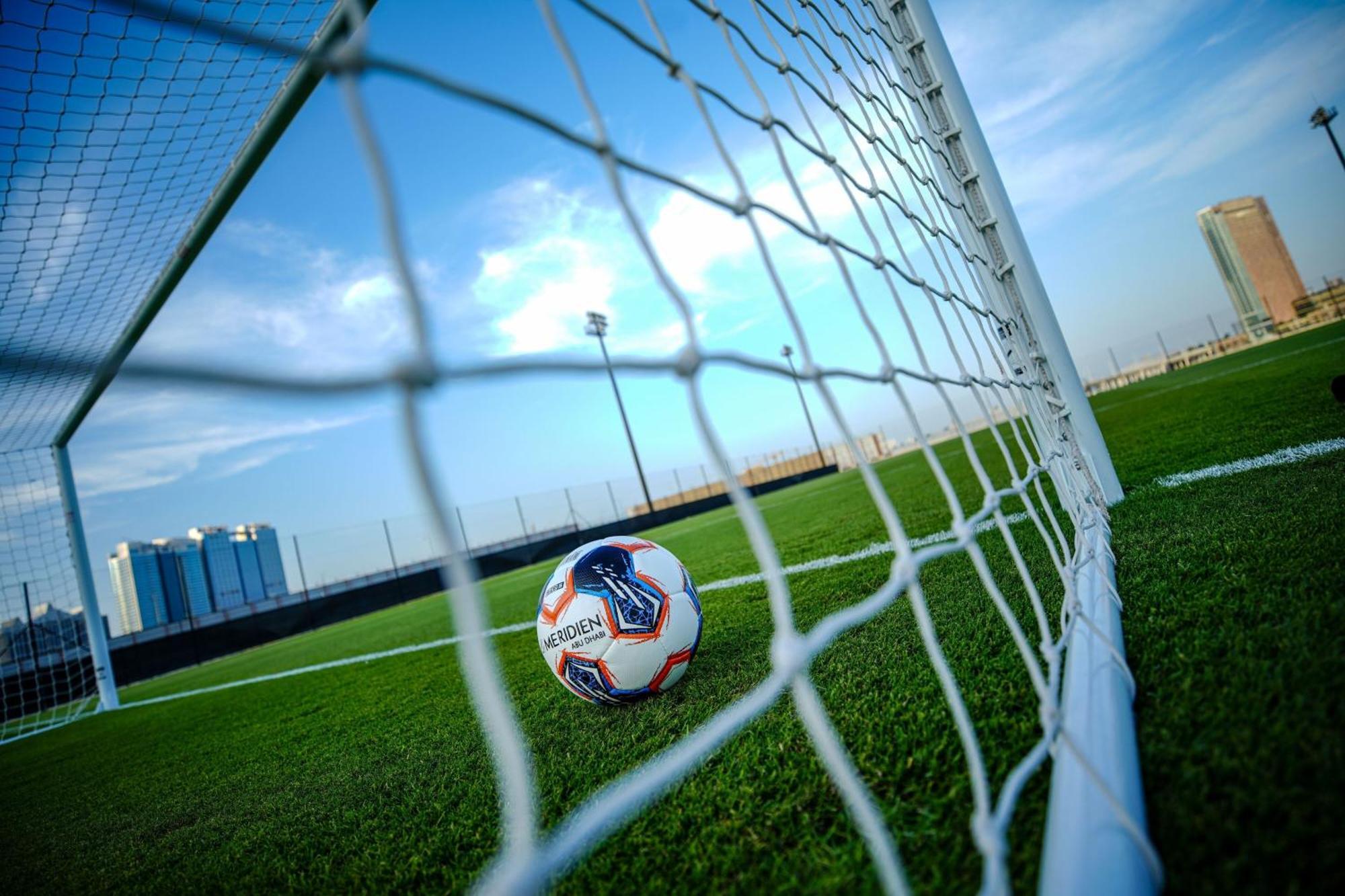 Le Meridien Abu Dhabi Bagian luar foto Al-Shaab Club Stadium