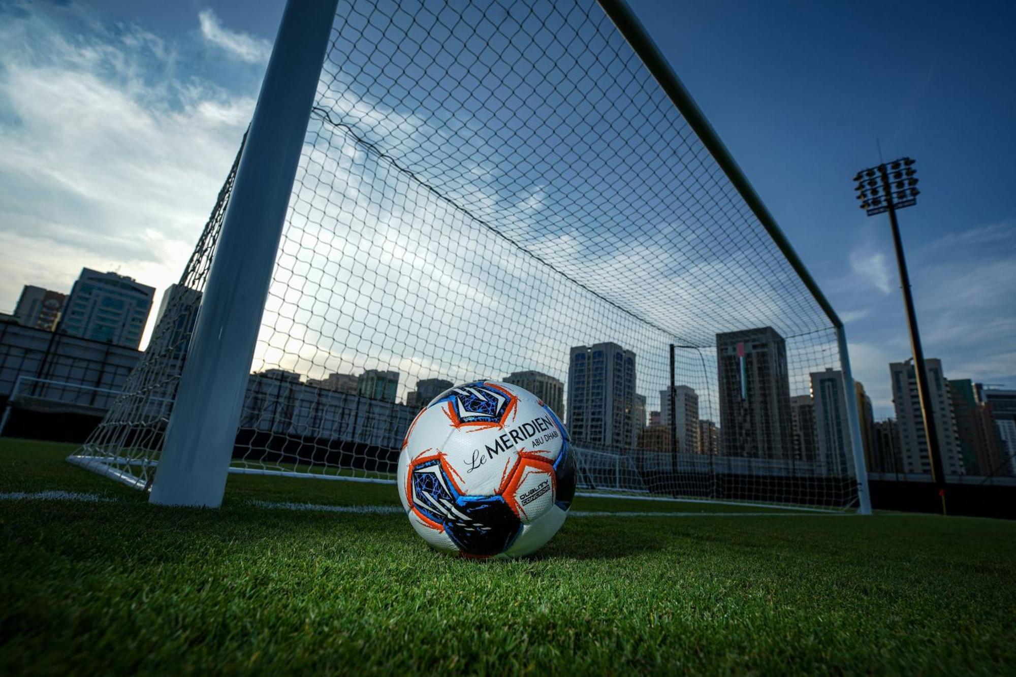 Le Meridien Abu Dhabi Bagian luar foto A football in front of a goal