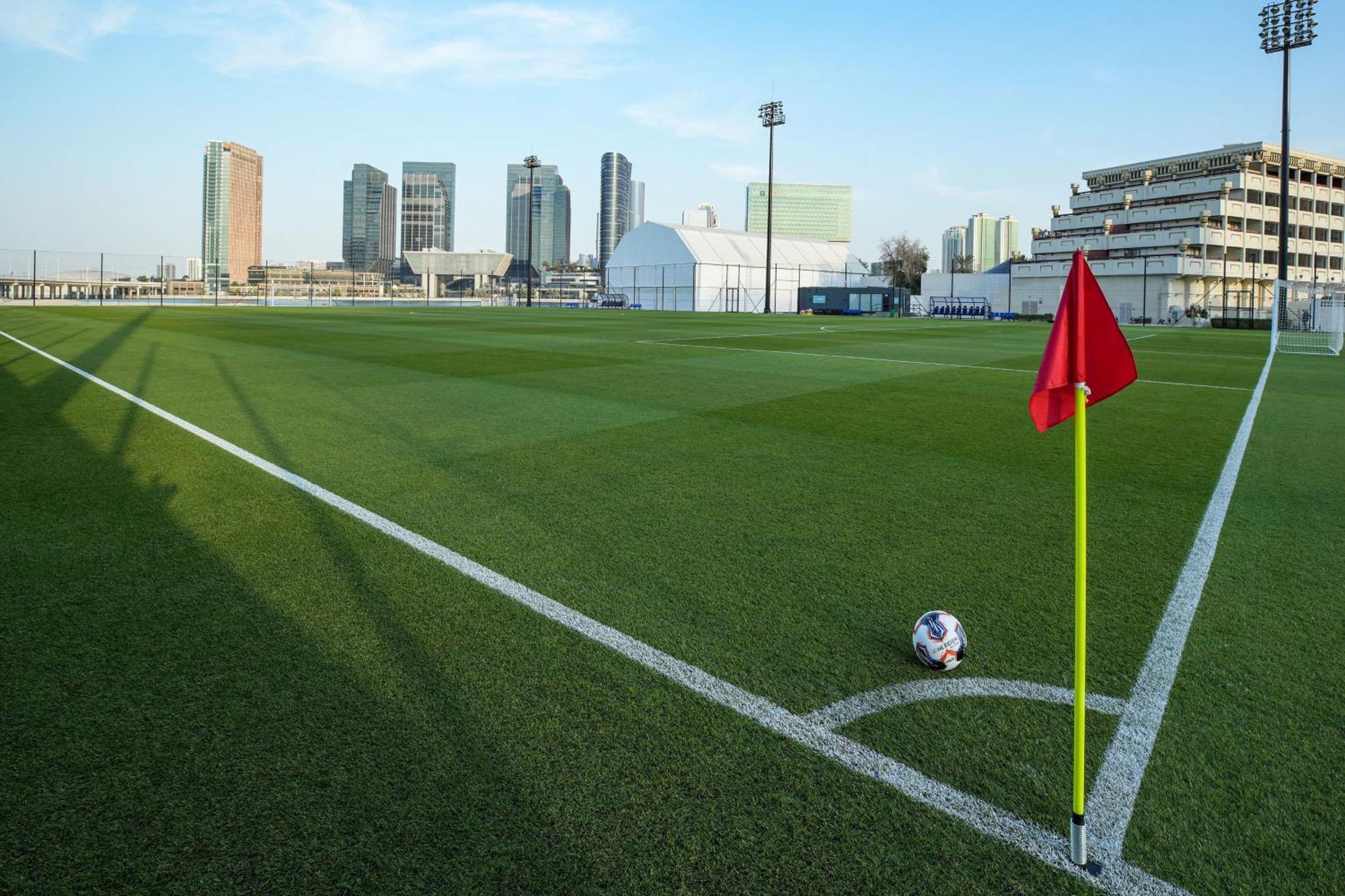 Le Meridien Abu Dhabi Bagian luar foto Corner flag